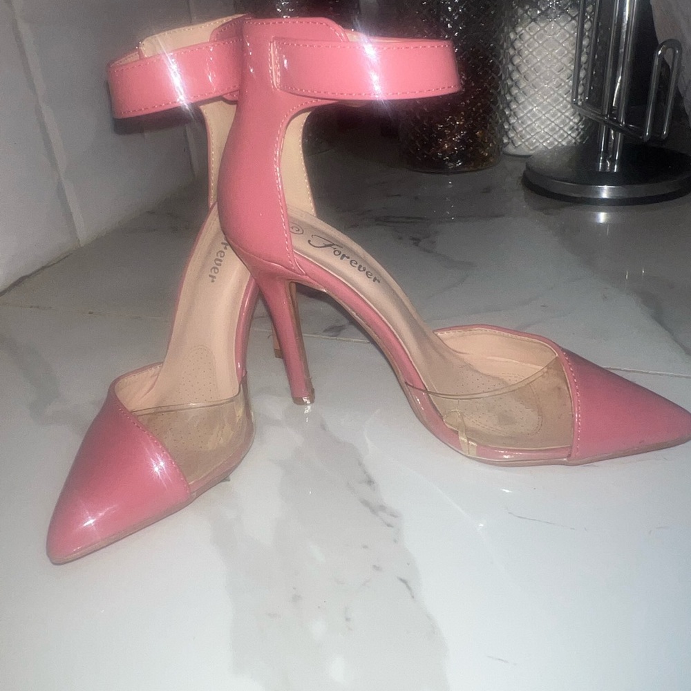 Pink heels - Picture 3 of 3